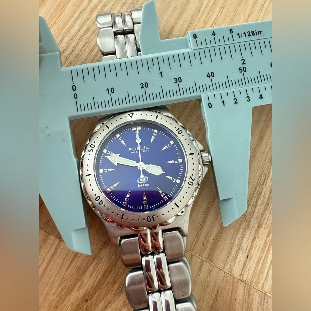 Fossil blue mens silver tone blue dial diver sport watch NEW BATTERY